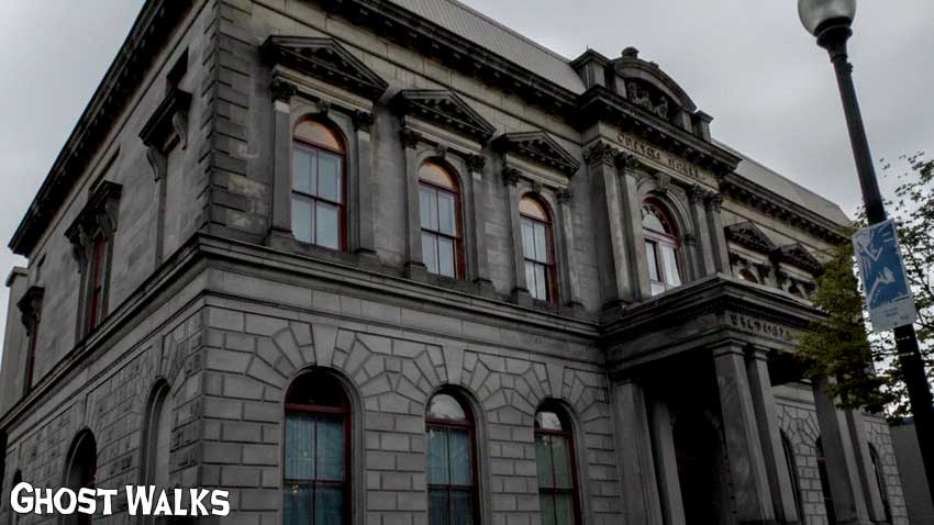Dark Lady of Hamilton's Custom House Article by Ghost Guide Daniel - Modern day building
