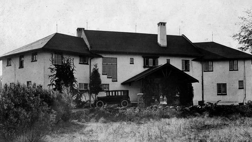 Toronto’s Guild Inn | Haunted Hotel in Scarborough’s Building Graveyard - Bickford House