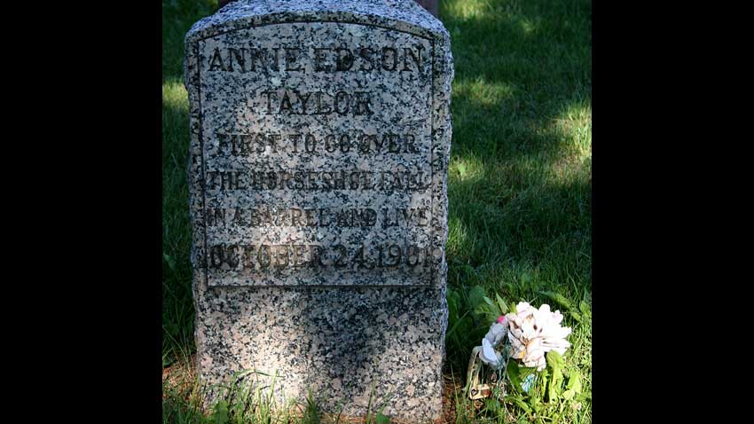 Niagara Falls | Legends & Daredevils - Annie Edson Taylor grave